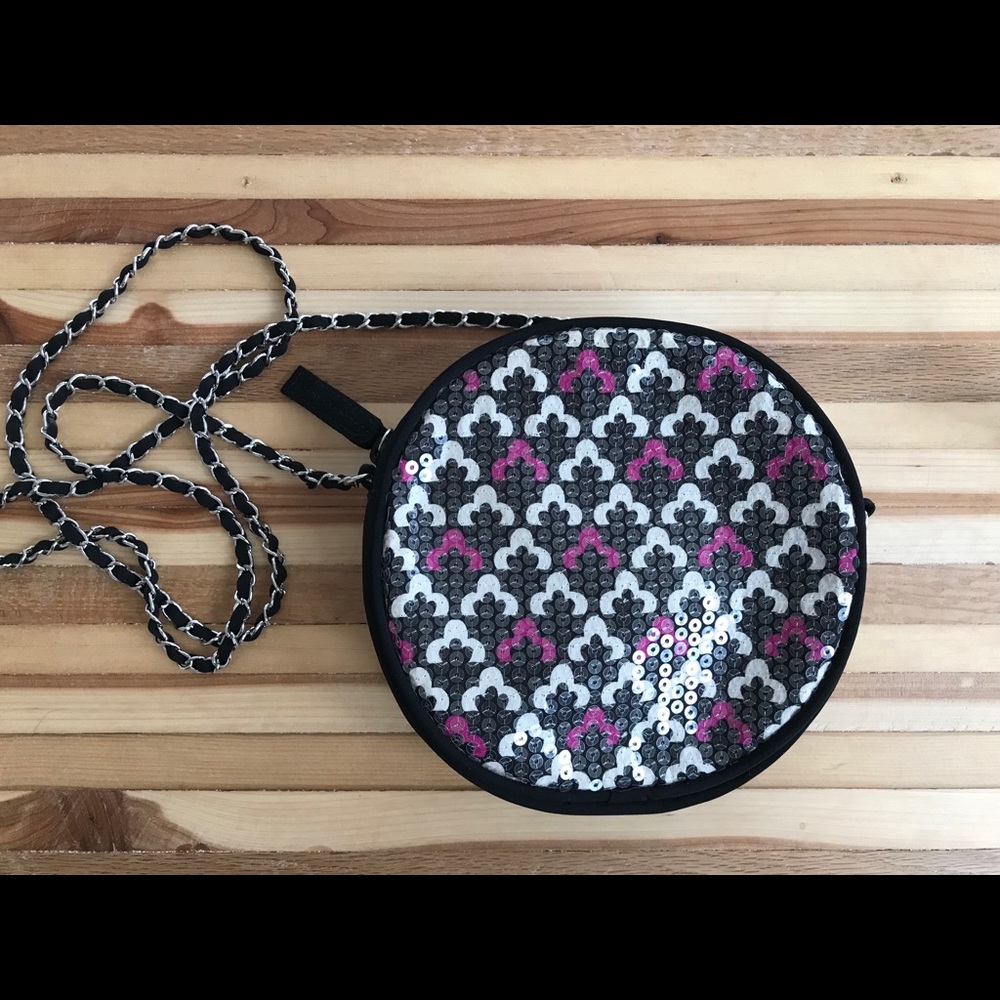 Vera Bradley round shimmer bag/Canterberry Magenta